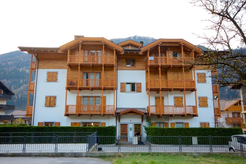 Lovely Apt In Pinzolo Val Rendena 7 Kültér fotó